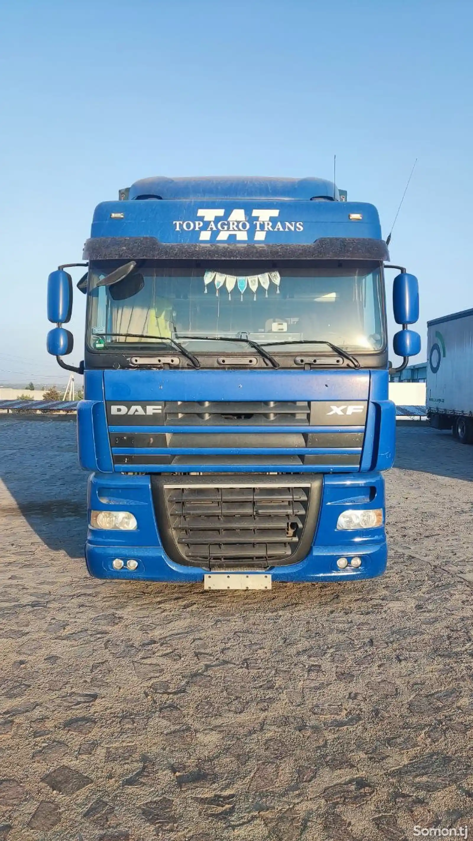 Бортовой грузовик DAF 2007 130куб-2