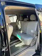 Toyota Vellfire, 2010-5