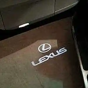 Штатная подсветка логотипа для передних дверей Lexus