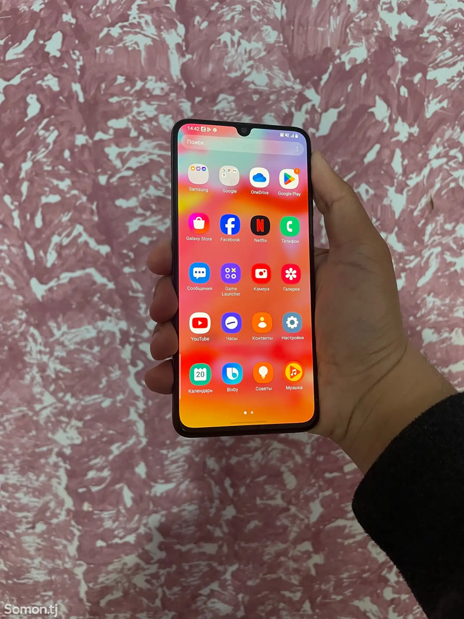 Samsung Galaxy A70-1