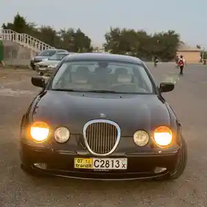 Jaguar X-Type, 2000