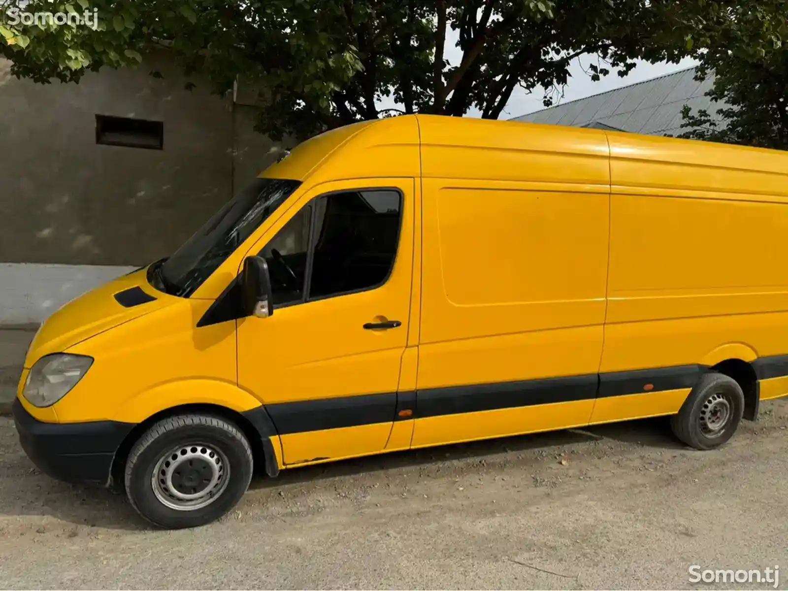 Mercedes-Benz Sprinter-2