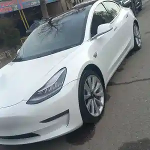 Tesla Model 3, 2020