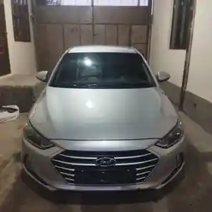 Hyundai Elantra, 2018