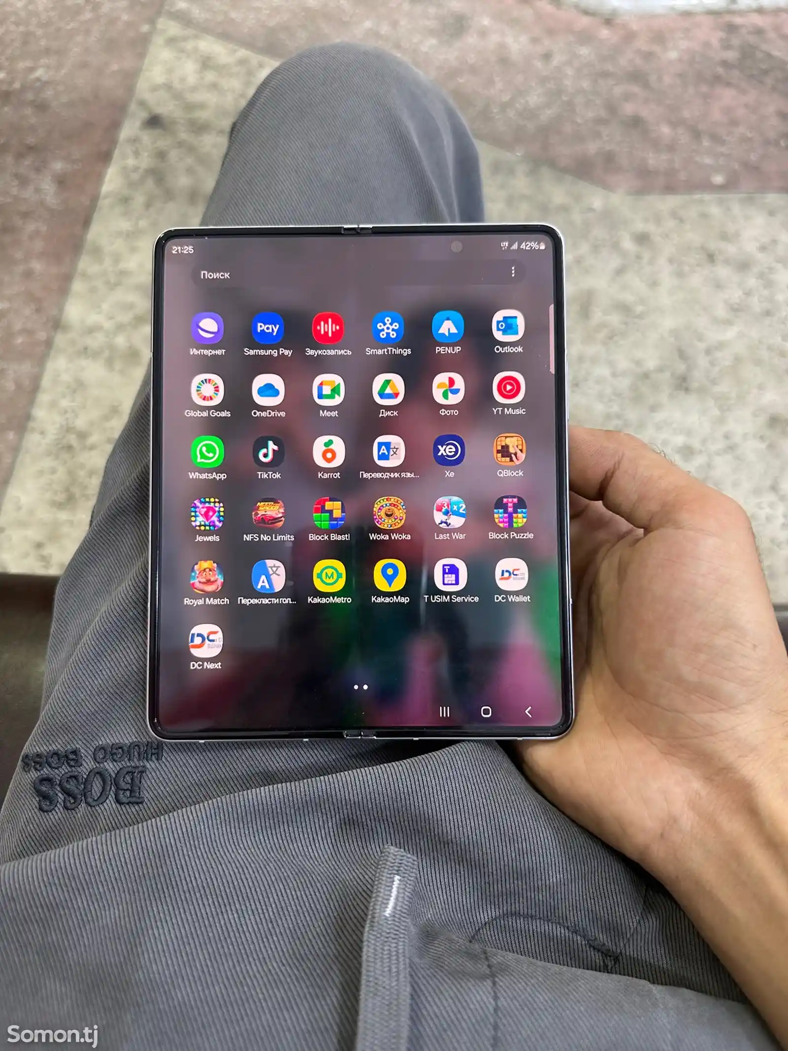 Samsung Galaxy Z Fold 3-1