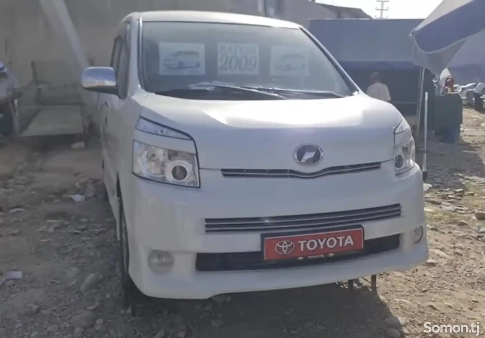 Toyota Voxy, 2009-2