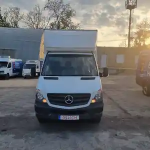 Бортовой грузовик Mercedes Benz sprinter