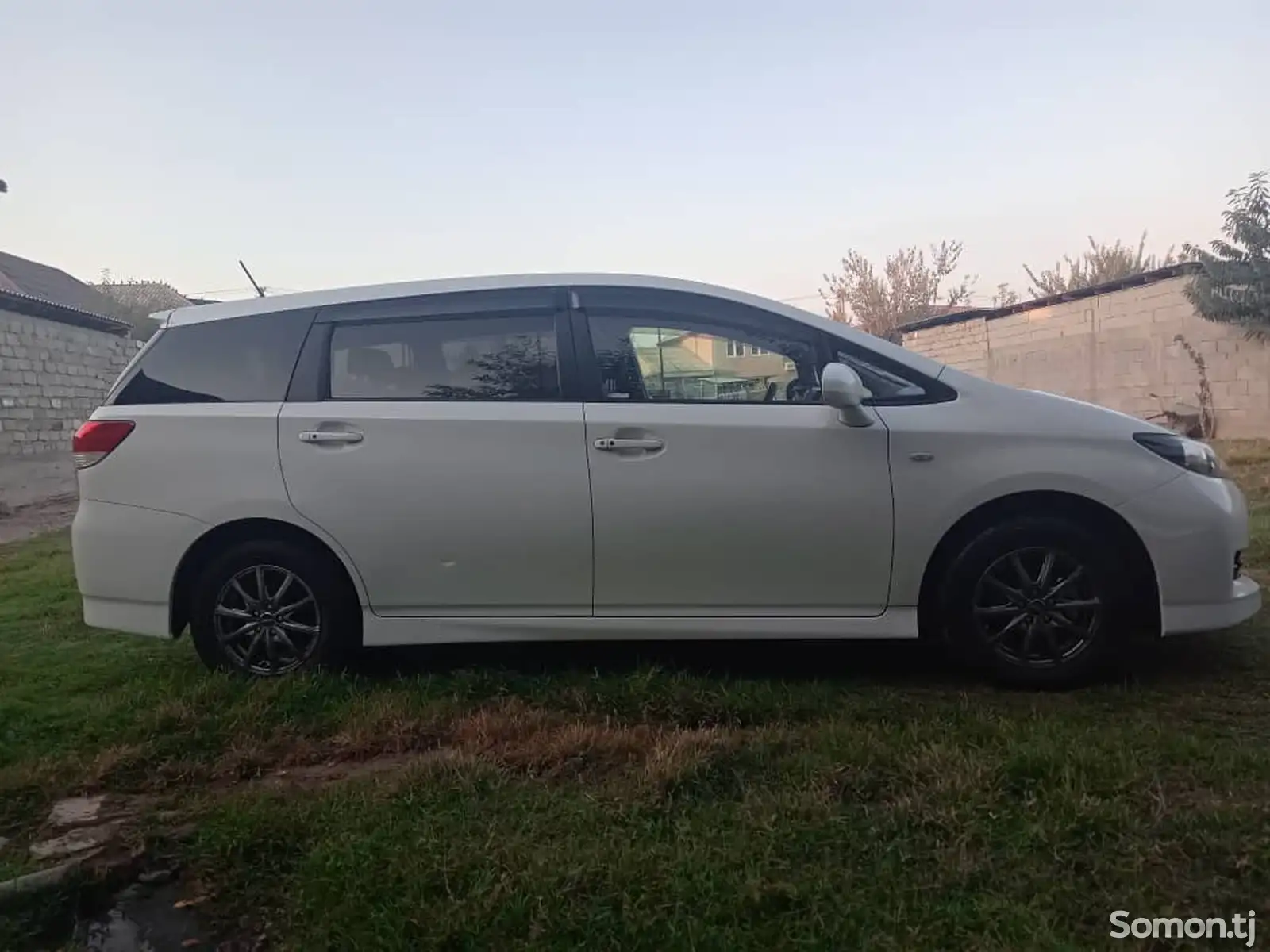 Toyota Wish, 2012-5