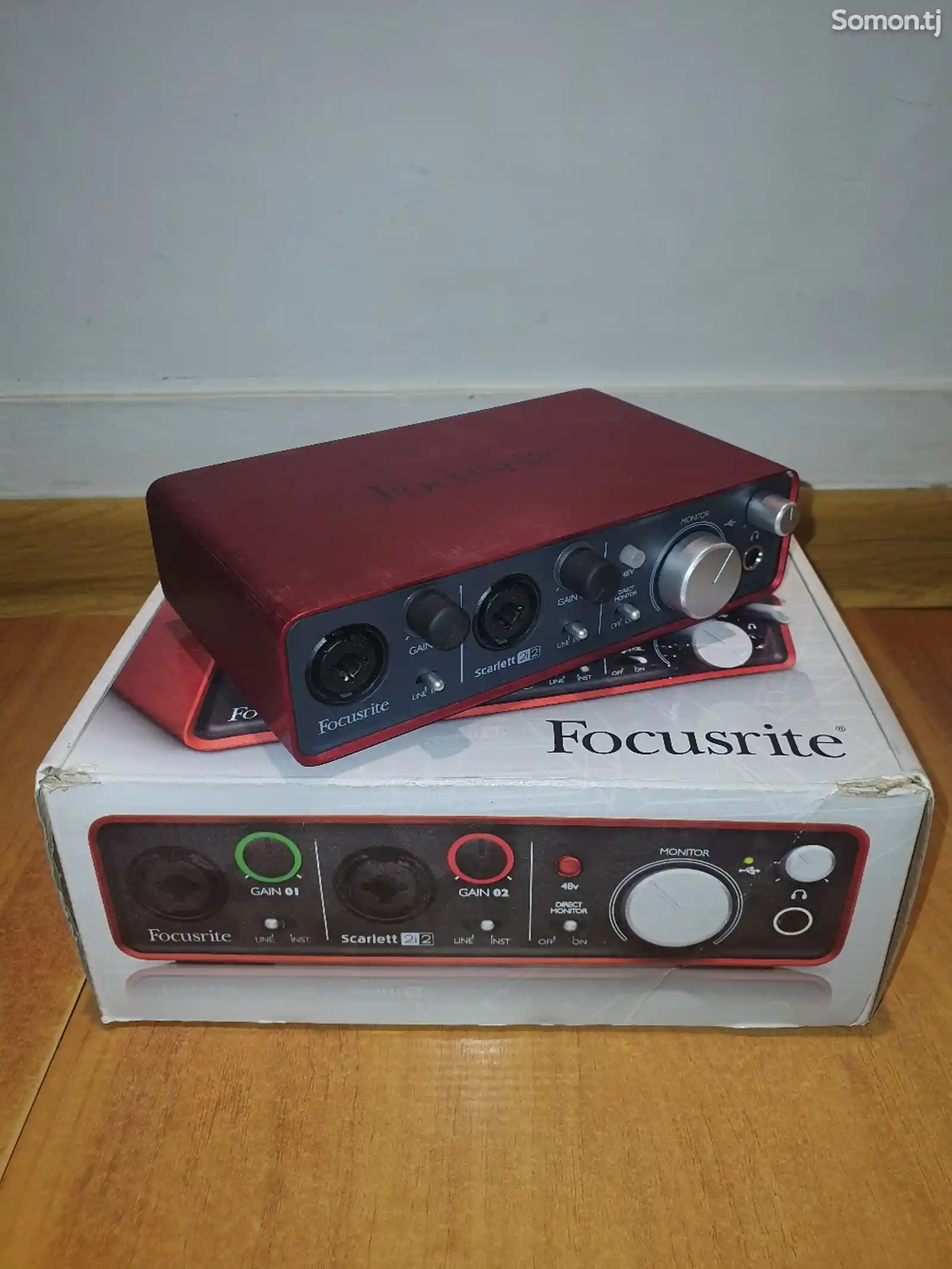 Звуковая карта Focusrite scarlet 2i2 1st gen