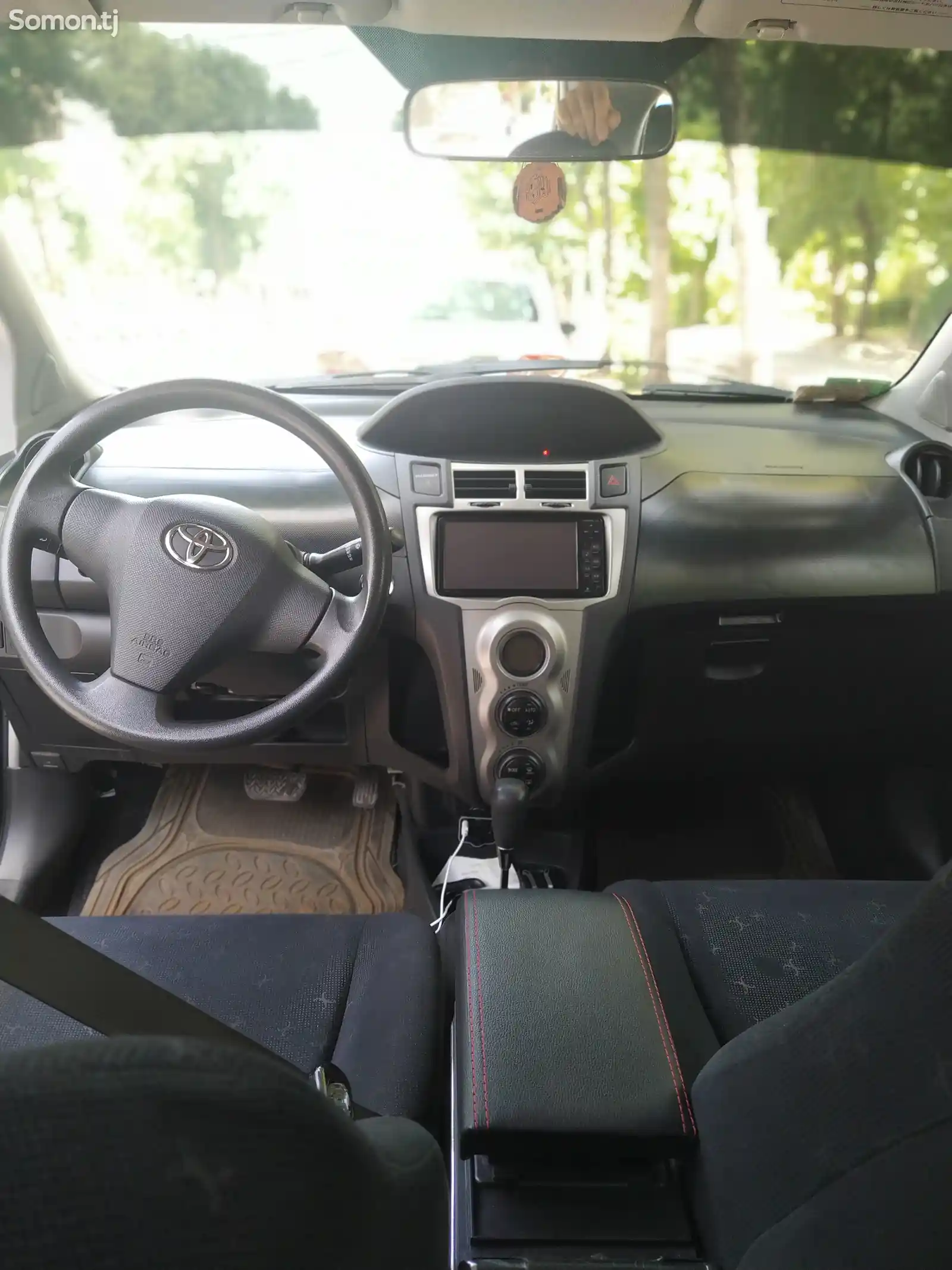 Toyota Vitz, 2010-4