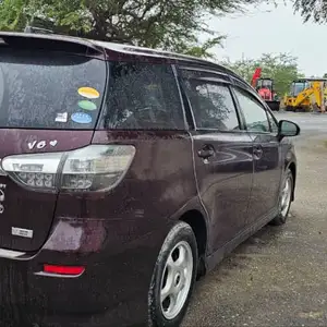 Toyota Wish, 2015