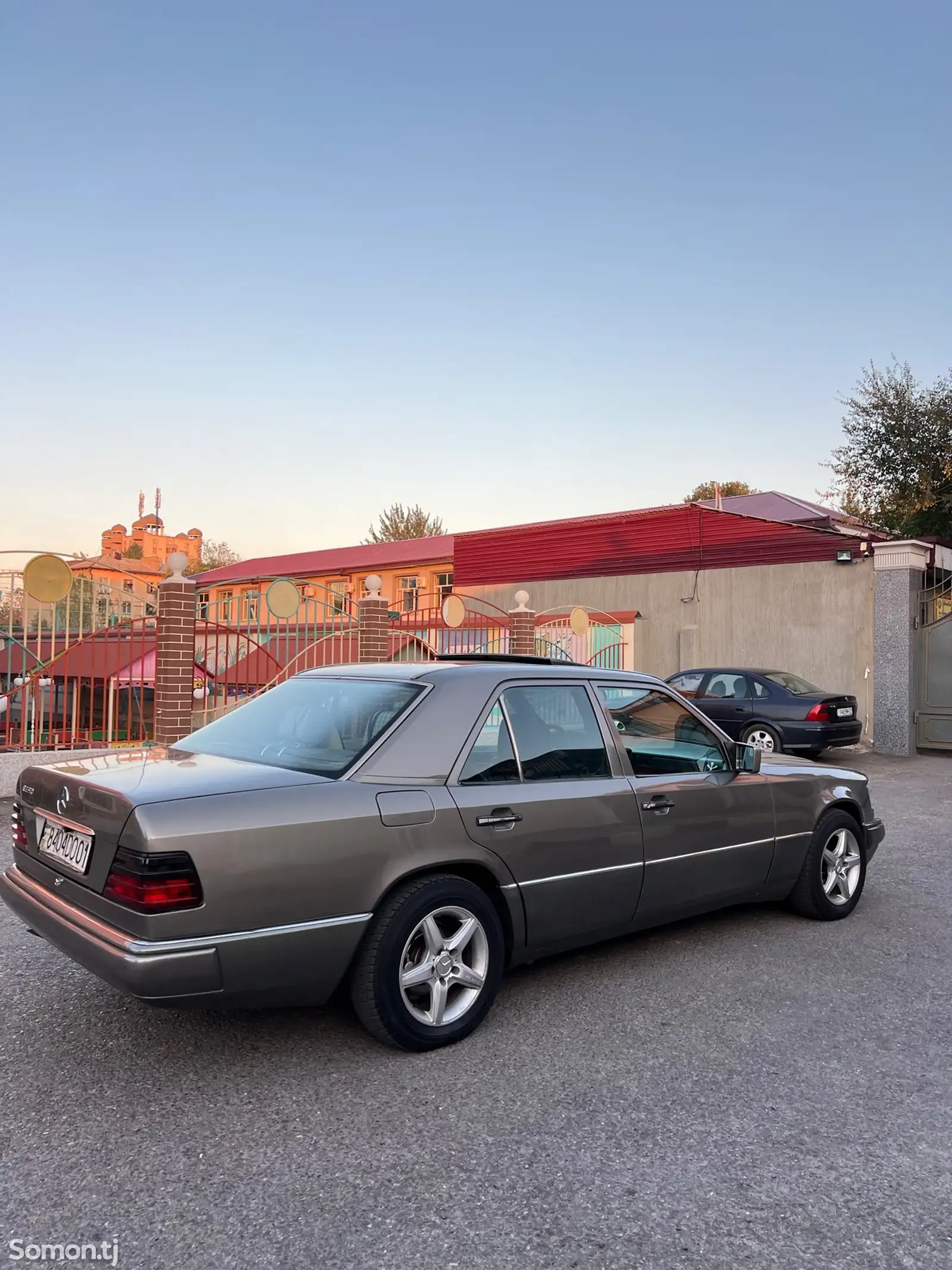 Mercedes-Benz W124, 1992-4