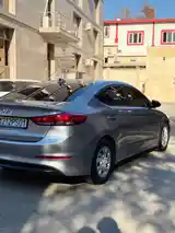 Hyundai Elantra, 2017-8