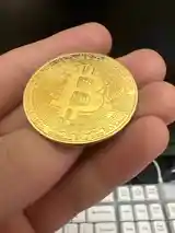 Монета Bitcoin-4