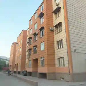 3-комн. квартира, 1 этаж, 86 м², 12 мкр