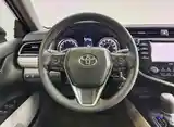 Toyota Camry, 2020-9