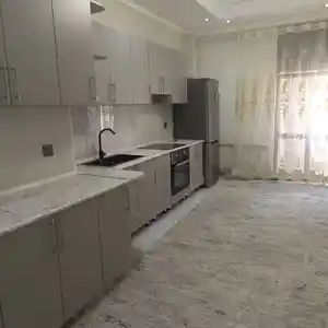 2-комн. квартира, 6 этаж, 75м², Хилтон отель