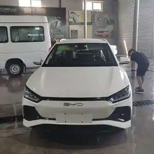 BYD E2, 2024