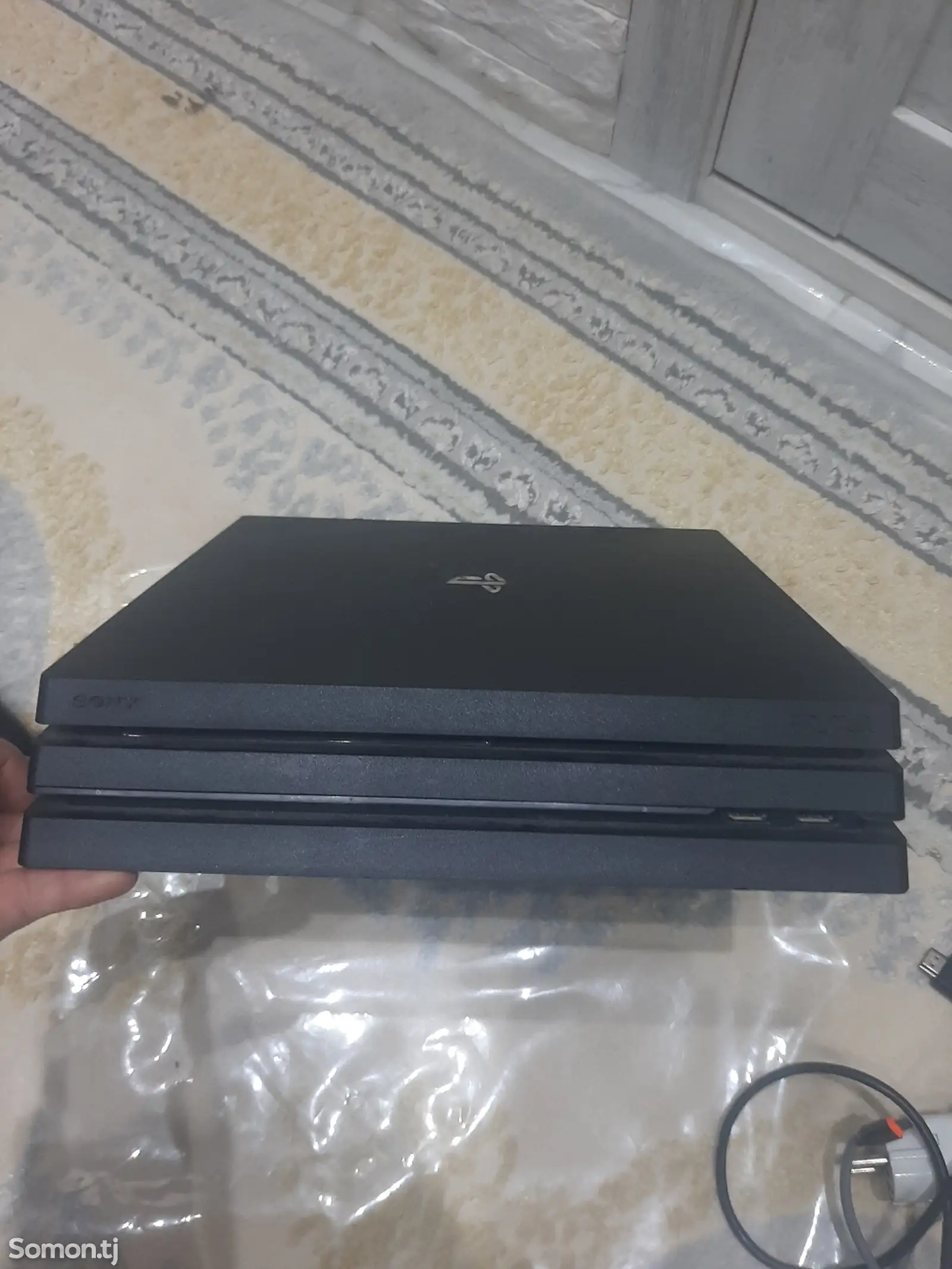 Игровая приставка Sony PlayStation 4-1