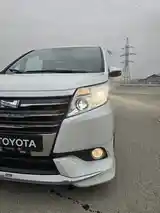 Toyota Voxy, 2014-12