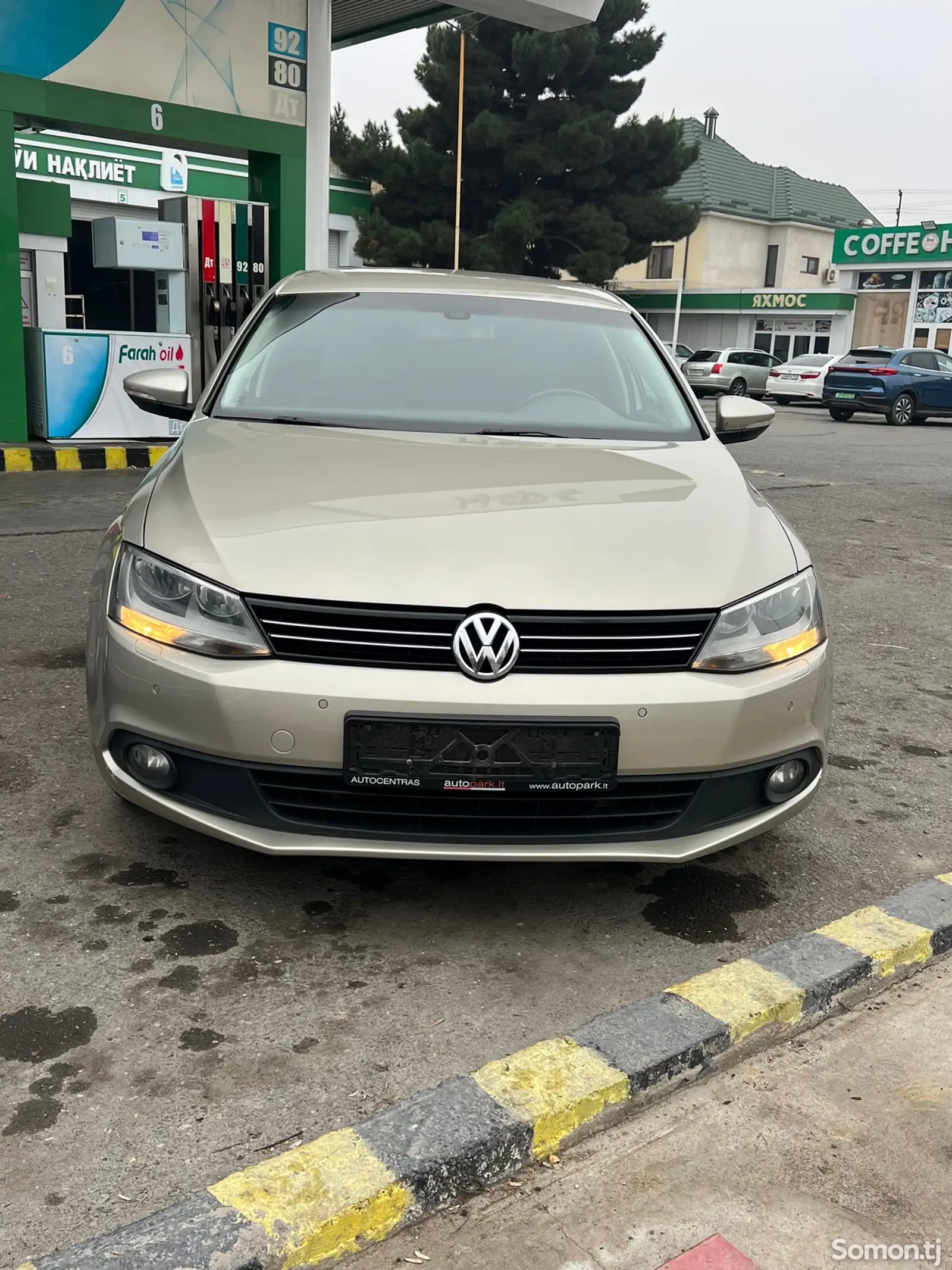 Volkswagen Jetta, 2014-1