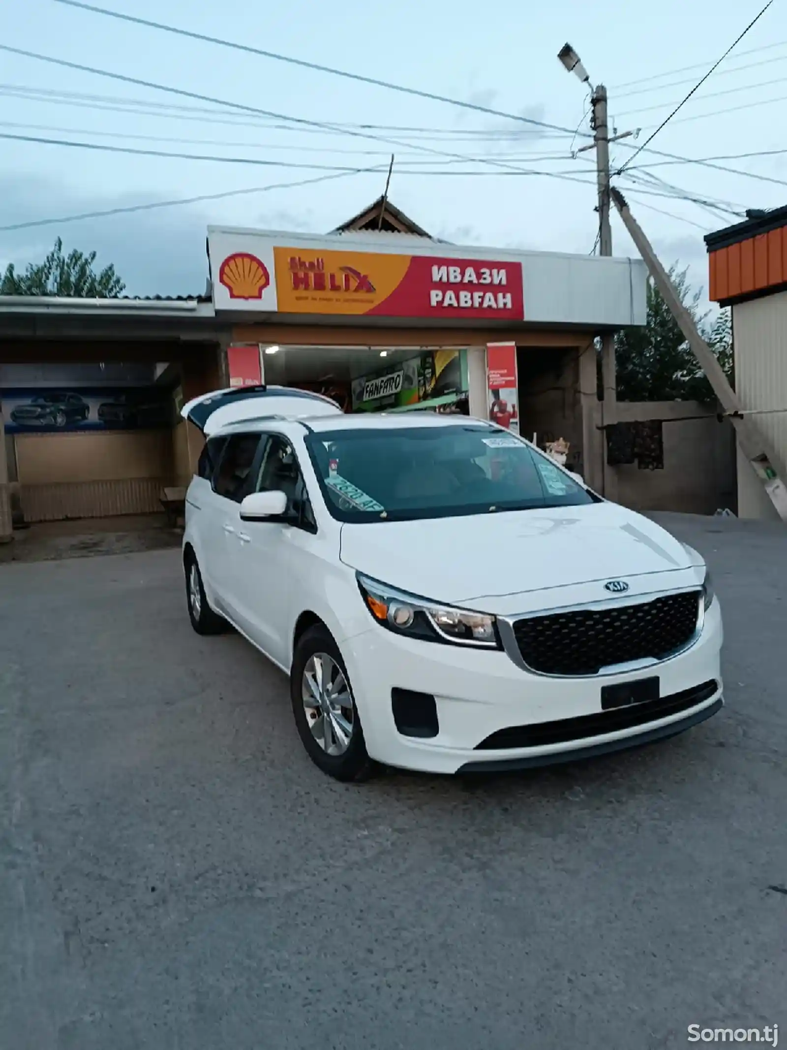 Kia Sedona, 2016-1