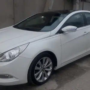 Hyundai Sonata, 2010