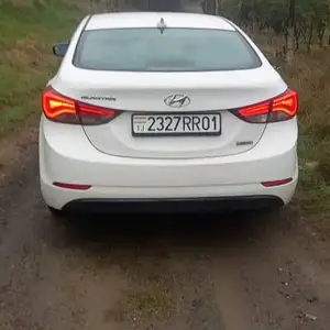 Hyundai Elantra, 2015