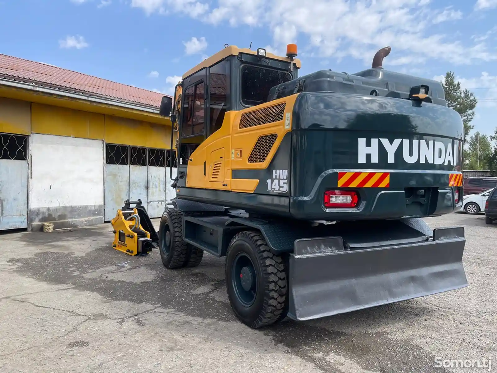 Экскаватор Hyundai 145HW-3