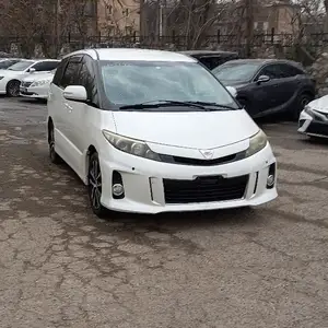 Toyota Estima, 2014