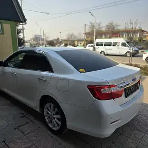 Toyota Camry, 2012