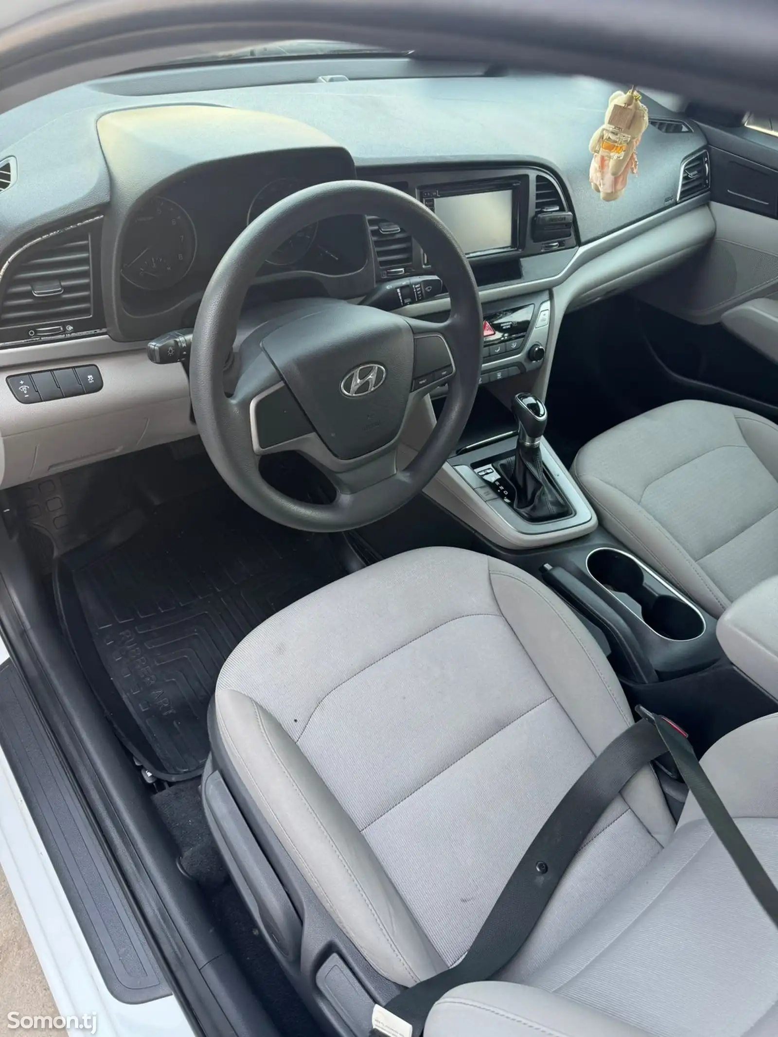 Hyundai Elantra, 2017-8