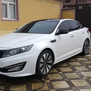 Kia K5, 2011