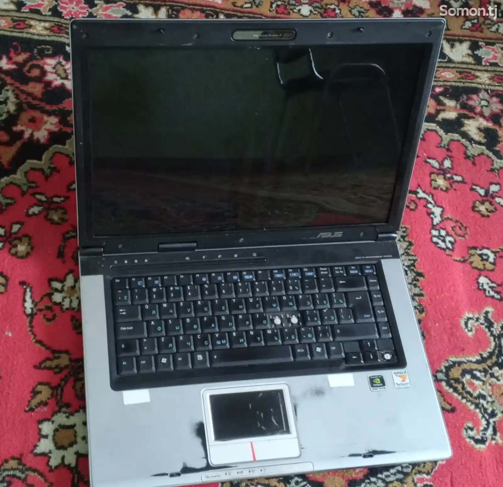 Ноутбук ASUS-1