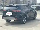 Toyota Highlander, 2022-4