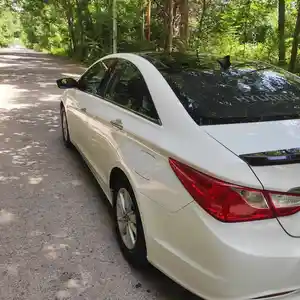 Hyundai Sonata, 2010