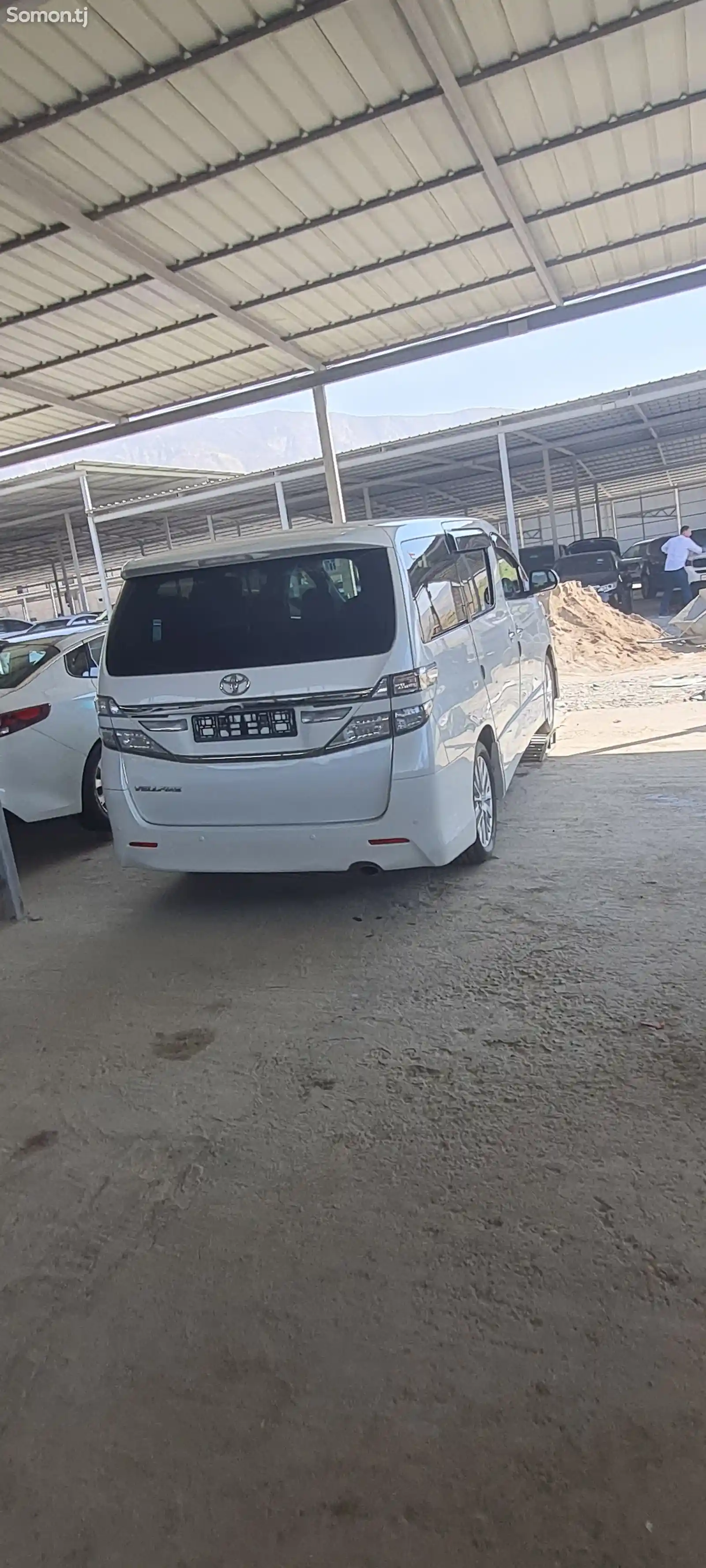 Toyota Vellfire, 2014-8