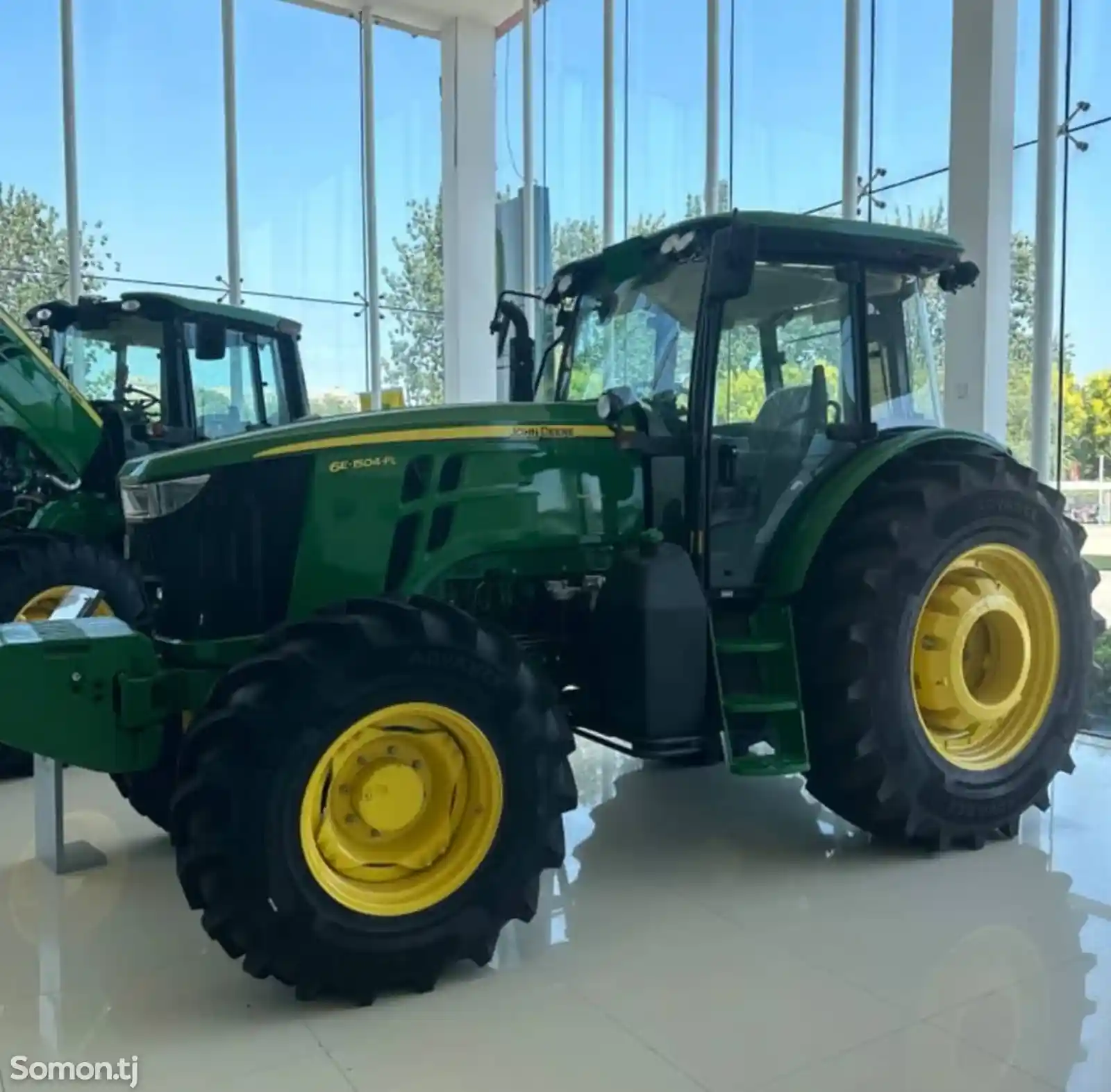 Трактор John Deere 1504-12