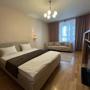 3-комн. квартира, 1 этаж, 112 м², Цирк