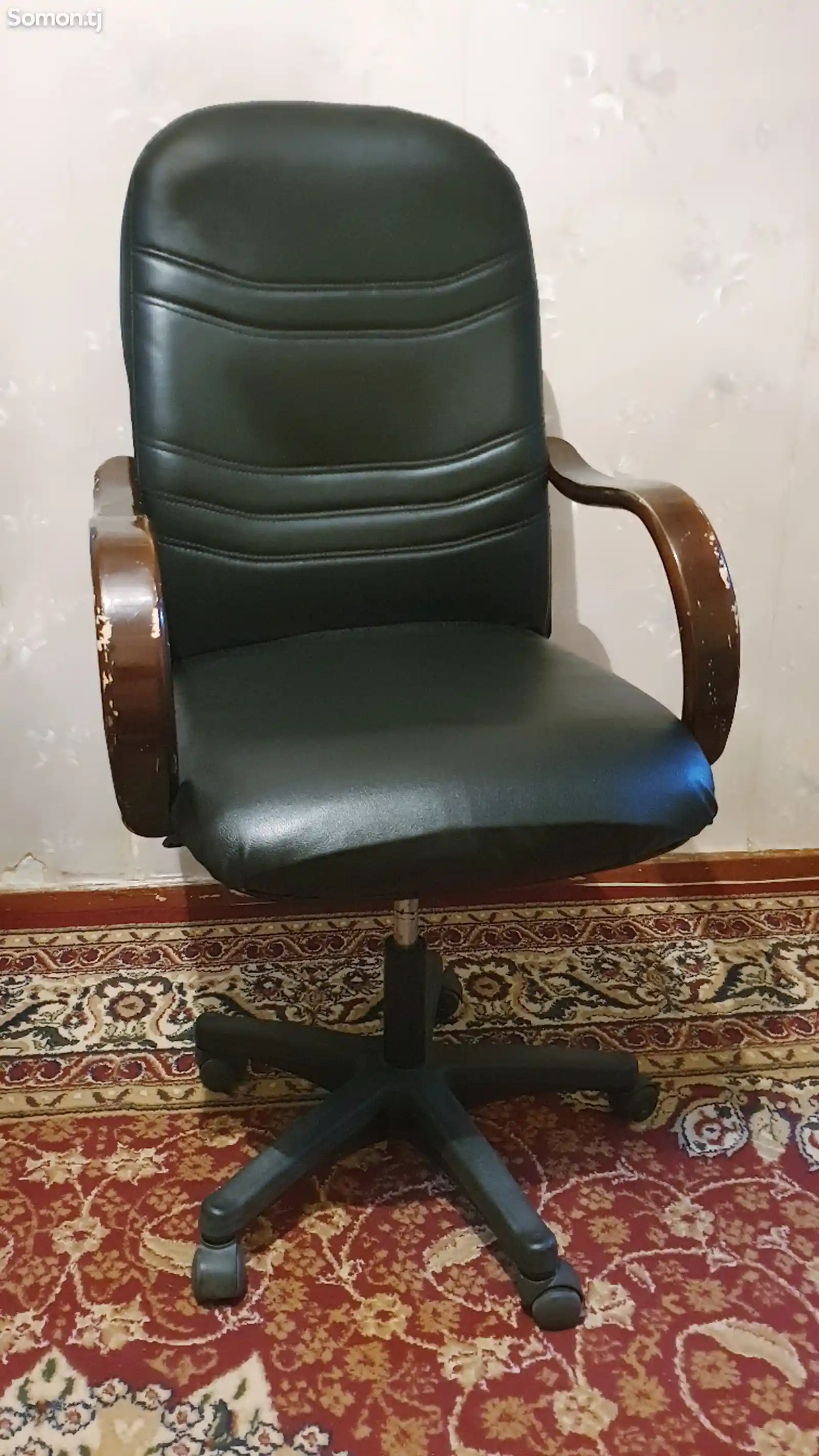 Кресло офисное-1