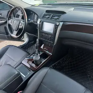 Toyota Camry, 2015