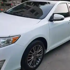 Toyota Camry, 2013