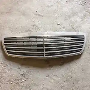 Решетка радиатора Mercedes-Benz w211