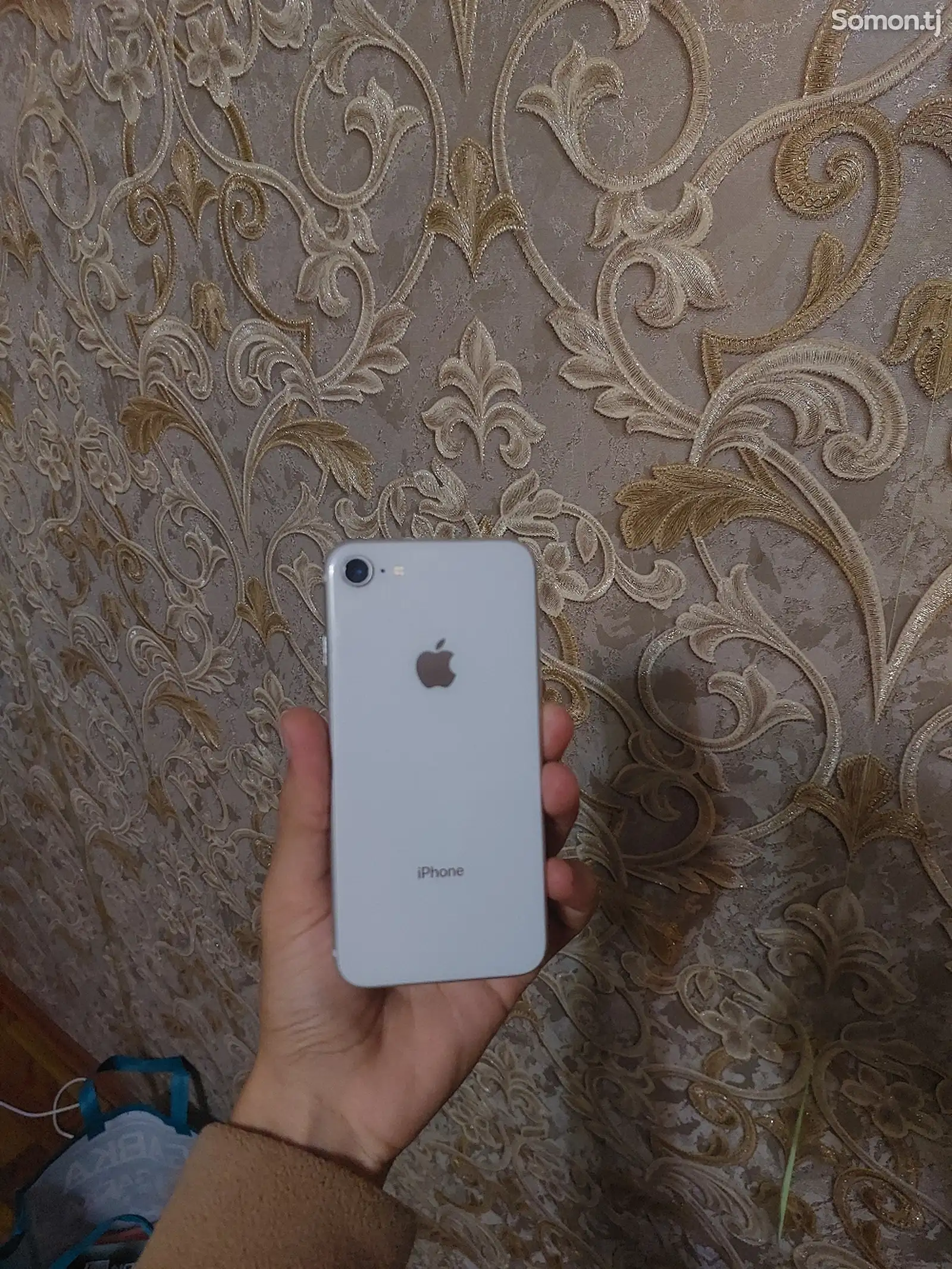 Apple iPhone 8, 64 gb, Silver-1