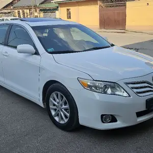 Toyota Camry, 2011