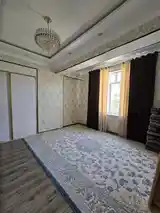 3-комн. квартира, 3 этаж, 82 м², 2мкр, 142А-3