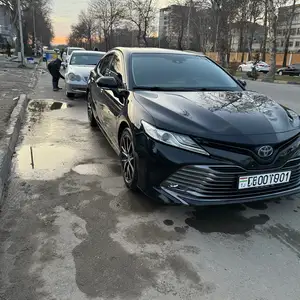 Toyota Camry, 2018