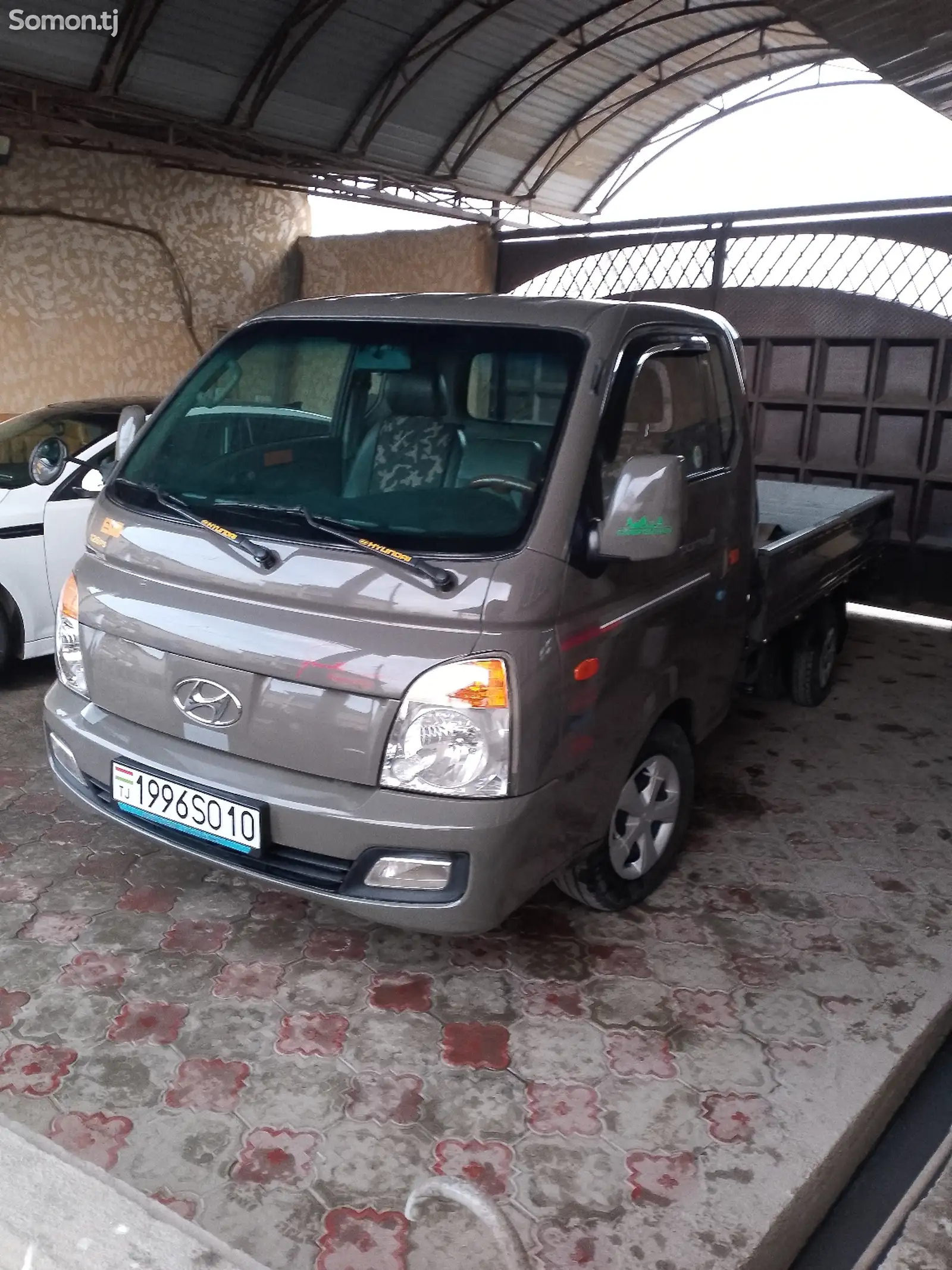 Бортовой автомобиль Hyundai Porter 2, 2011-1