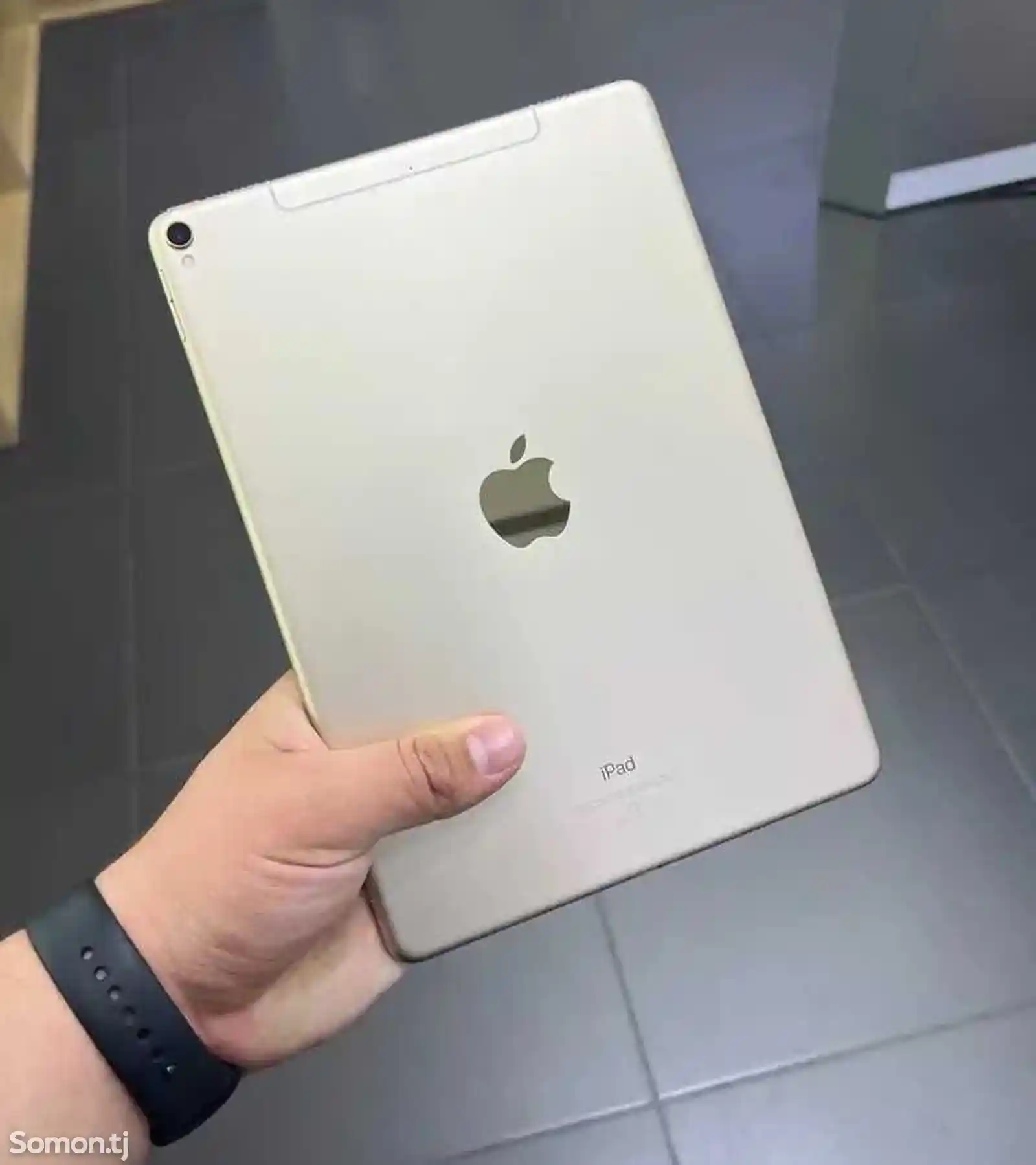 Планшет Apple iPad Pro 10,5 256Gb Wi-Fi + Cellular Gold-1