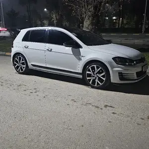 Volkswagen Golf, 2015